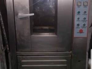 Horno y mobiliario de dulceria